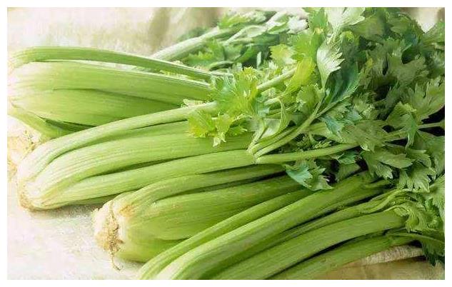 36岁女子吃月饼晕倒，医生：3种食物是天然“降脂剂”，不妨多吃休闲区蓝鸢梦想 - Www.slyday.coM