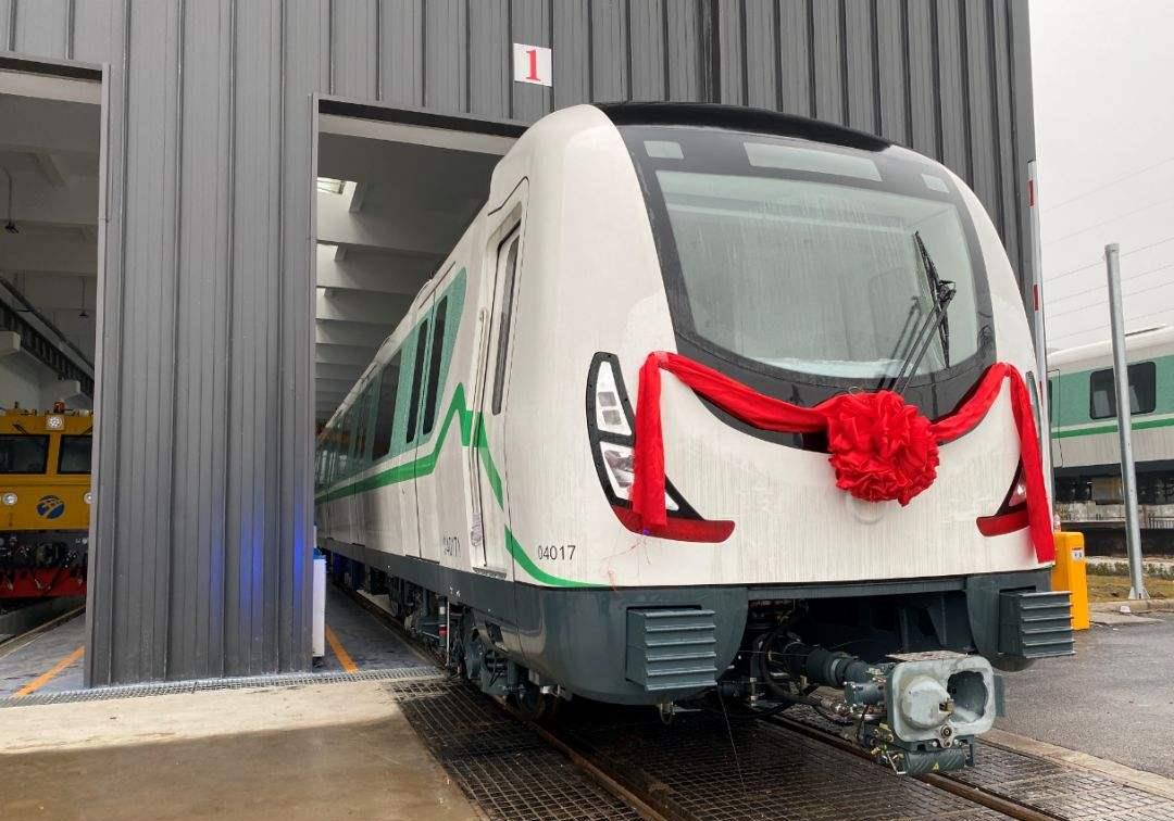 浙江建设一条地铁线,标志色是青瓷绿,连接城市3大城区