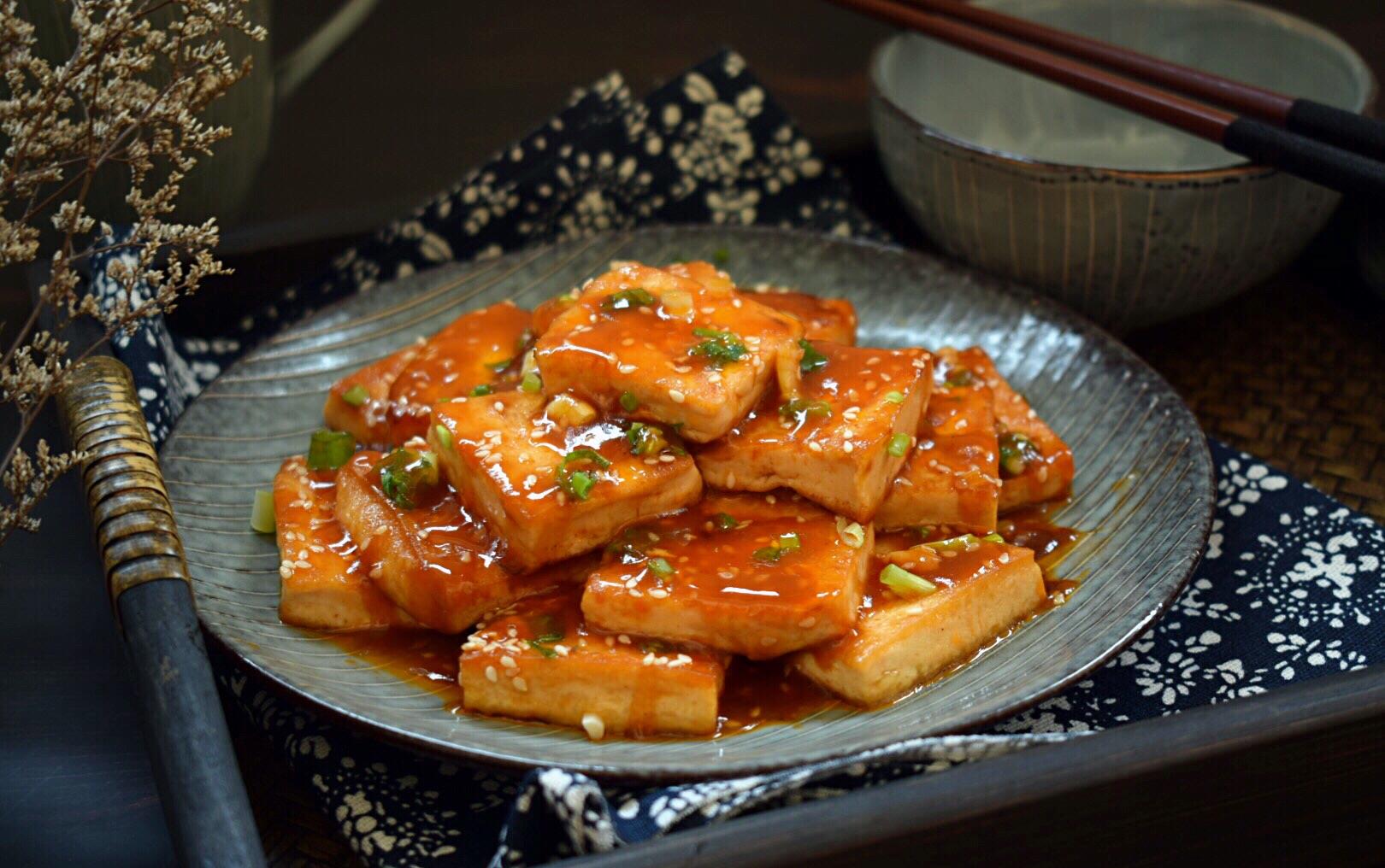 在家制作糖醋脆皮豆腐可口美味营养健康