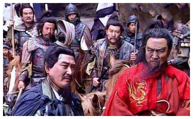 关羽带的士兵不多,除了自己就500校刀手.