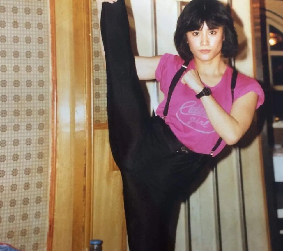 56岁大岛由加利近照曝光皱纹明显难辨认已低调回日本结婚生女