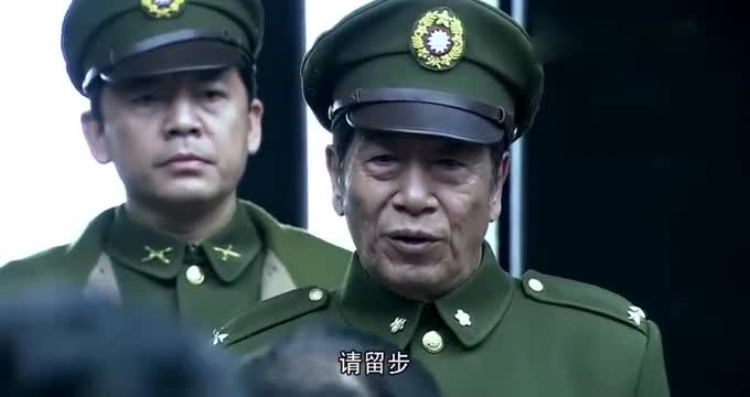 军统特务头子要调查卧底,不让主任当保护伞,没想到主任这么回答
