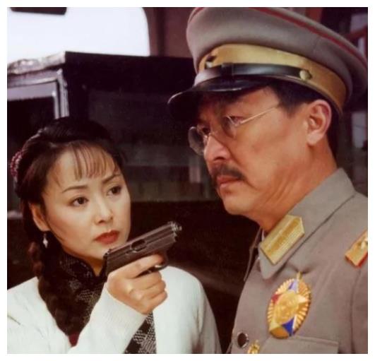 国家一级演员黄达亮照顾生病妻子23年不弃却因拍戏与世长辞