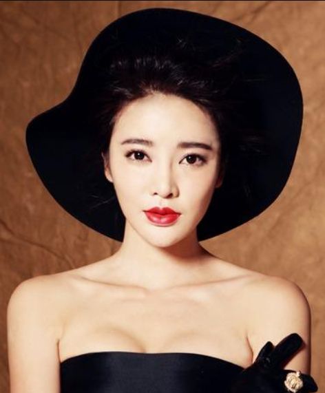 气质女神张璇美照,长相精致大方,优雅迷人,演技和实力成正比!