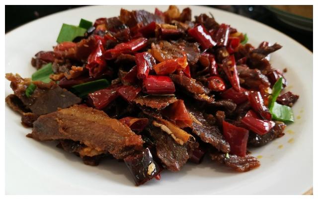 大厨教你做好吃的香辣咸牛肉,掌握这几点,香辣入味,越吃越香