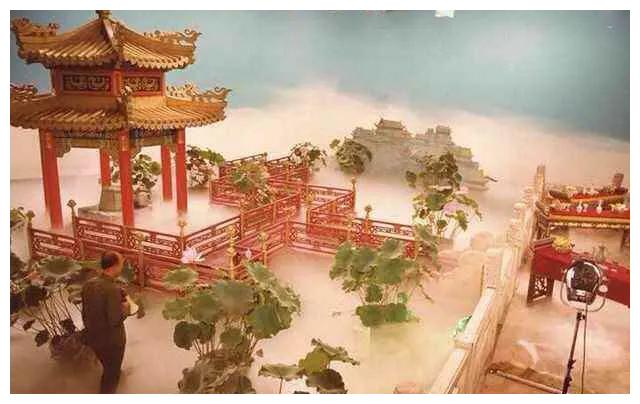 西游记幕后的英雄剧中很多烟雾爆破等特效都经他手制作的