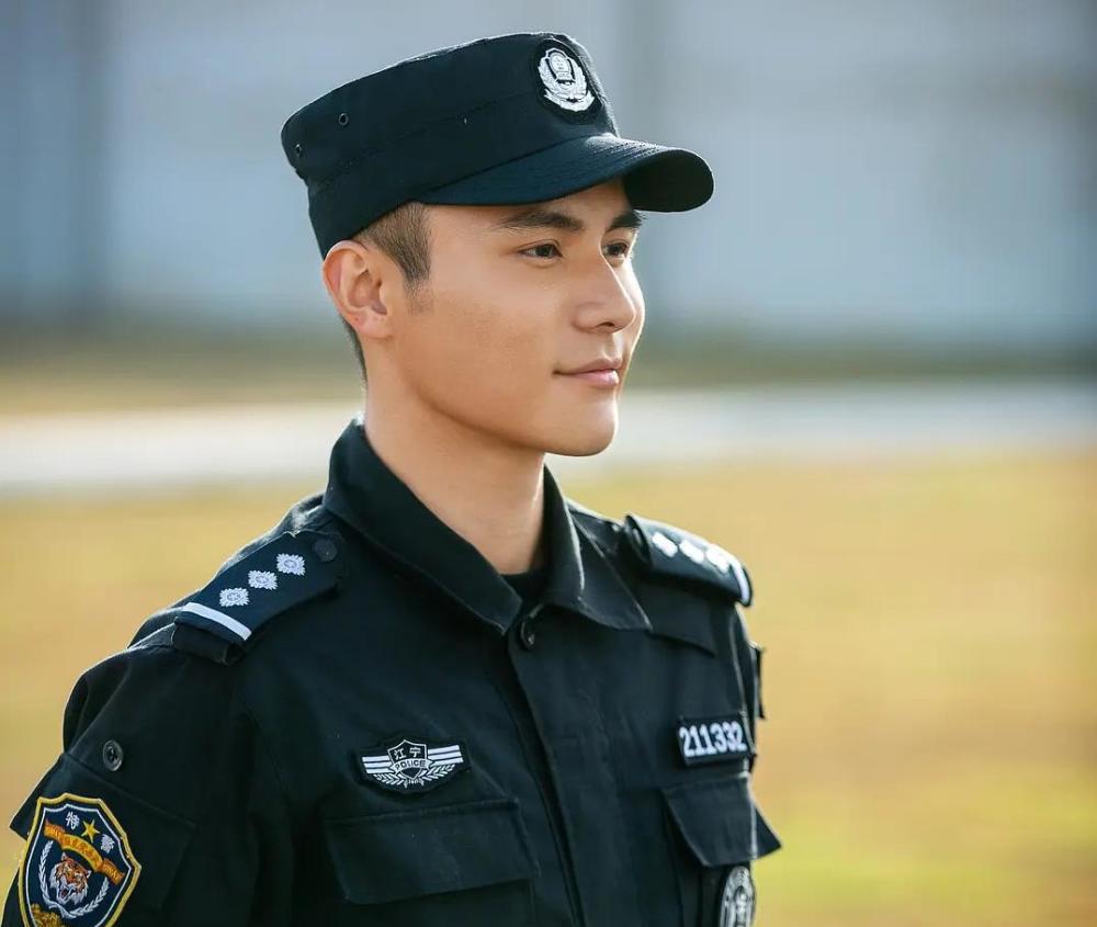 束文波阮青夏第几集在一起