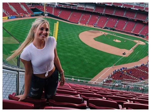 穆雷女友因不雅照快速爆红,身材颜值超高,穆雷:她很会疼人