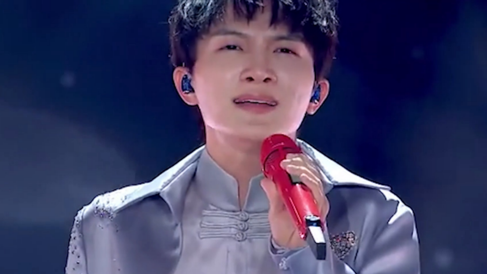 与张也合唱太惊艳,嗓音温柔暖人心 为您推荐: 跨界歌王:李小萌周深