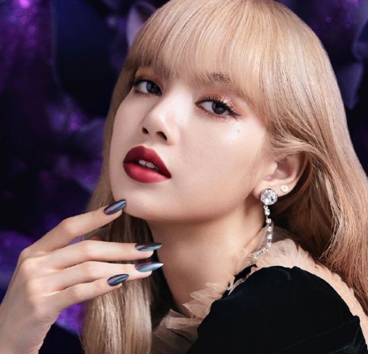 BLACKPINK:LISA确诊新冠,其他成员新冠检测阴性__财经头条