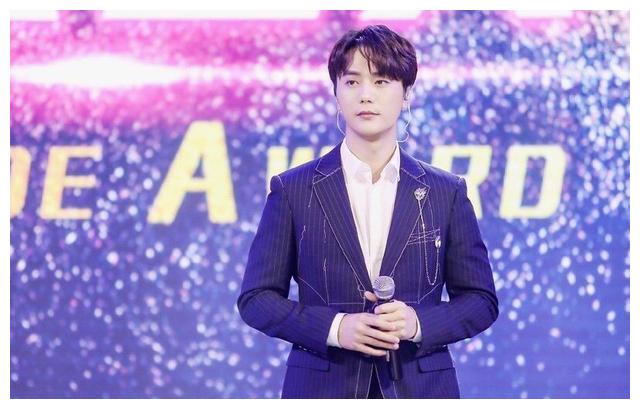 将近51位明星为宝藏歌手分隔号加油身份神秘引猜测特点遭曝光