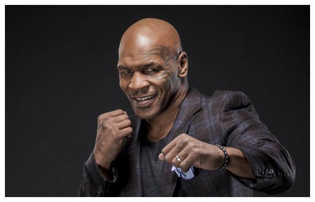 虽然已经退役多年,但是伊万德·霍利菲尔德和迈克·泰森都在自己所