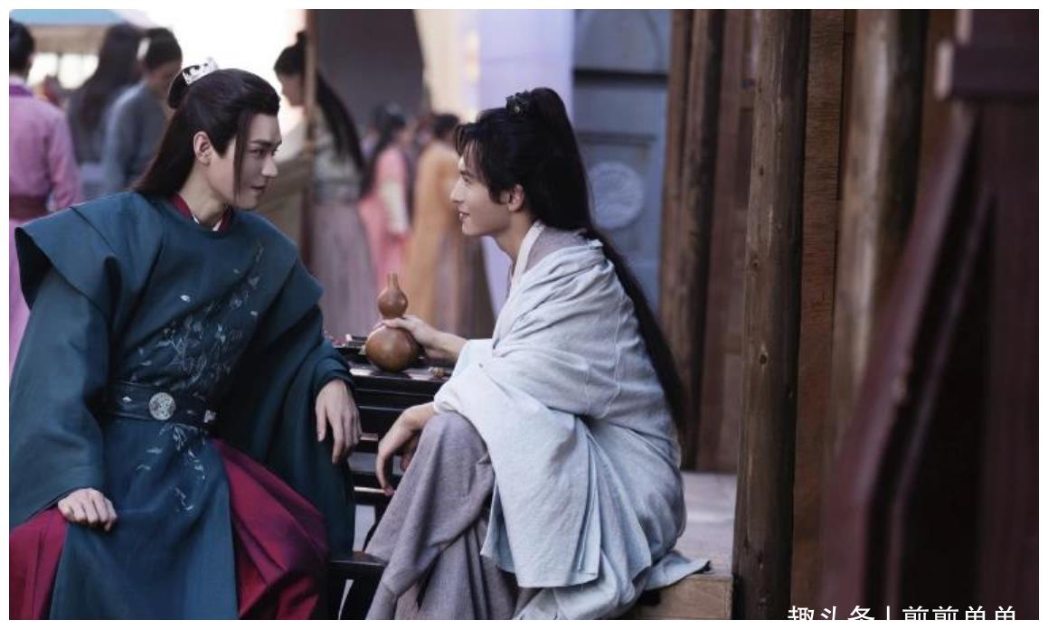 张哲瀚龚俊合唱天问,现场ktv版《天问》太好笑了__财经头条