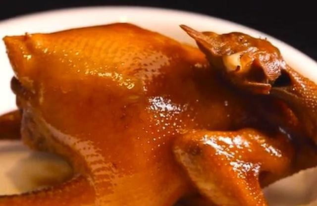 广东豉油鸡用电饭锅就能做?肉质嫩滑又入味,吃完回味无穷