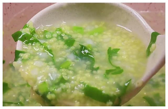 清淡营养的山药小米菠菜粥,软烂适中,咸香味美,不错的育儿辅食