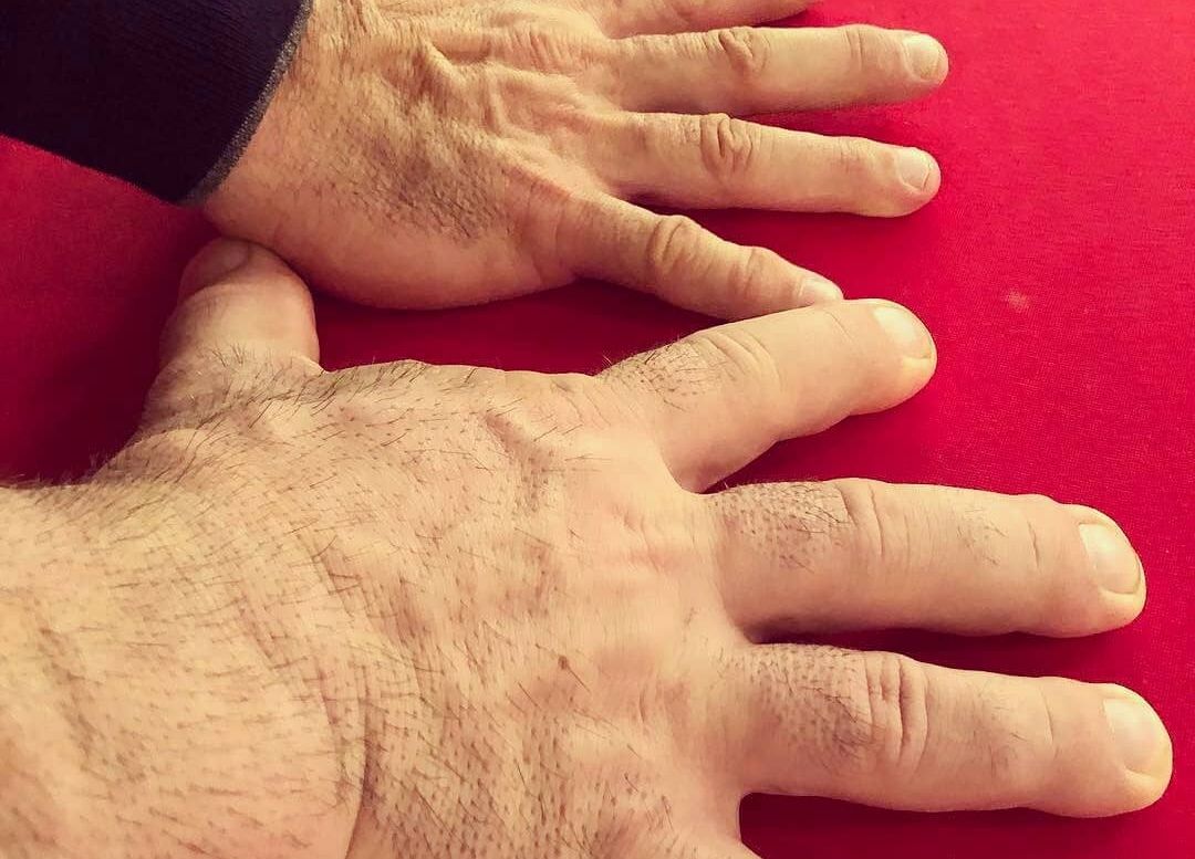 腕力王丹尼斯 体重280斤 肌肉发达轻松玩起双力臂