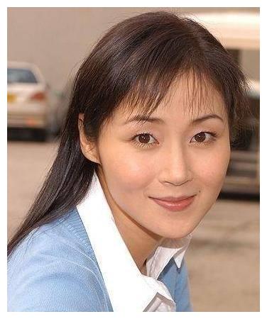 她是《精武门》"陈真"女友,和甄子丹分手后很幸福