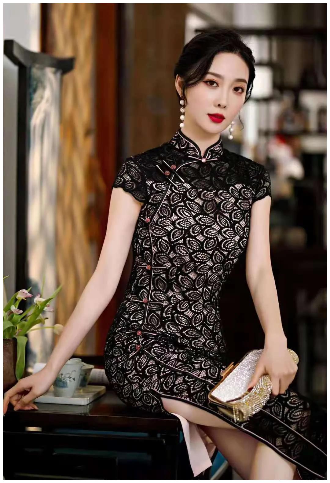 太美了!这几款蕾丝旗袍贵气雍容,又显身材让穿着的女性美刚刚好