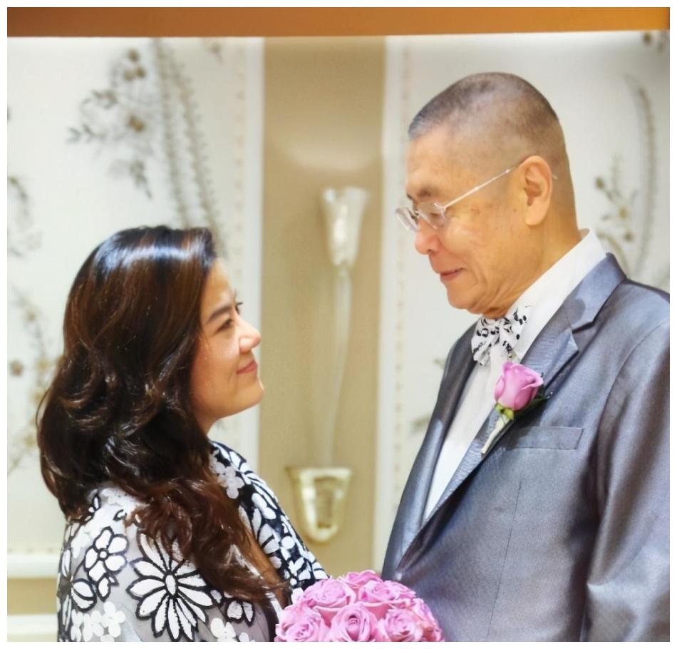 但是为了让妻子和女儿有一个好的生产条件,刘诗昆早早的就做好了一切