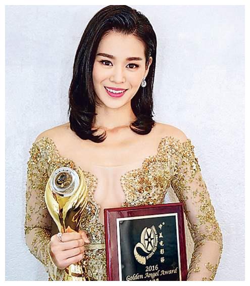 当然啦,她给人们带来的正能量还是比较多的,跟她说的一样是个太阳女神