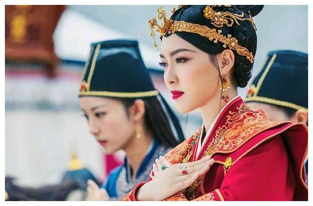 讲述大辽铁血红颜萧燕燕,凭借敢作敢为的性格,深谋远虑的眼界,在