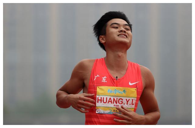 如果说2020赛季是属于四川何宇鸿的横空出世之年,那么2021则是广东三