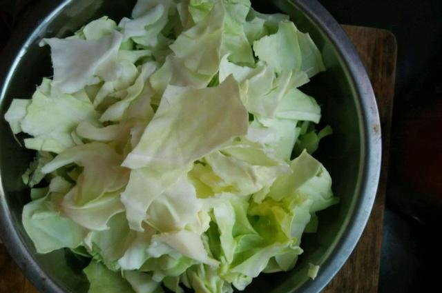 想要做出和饭店一样好吃的手撕包菜，大厨透漏技巧：多加这一步休闲区蓝鸢梦想 - Www.slyday.coM