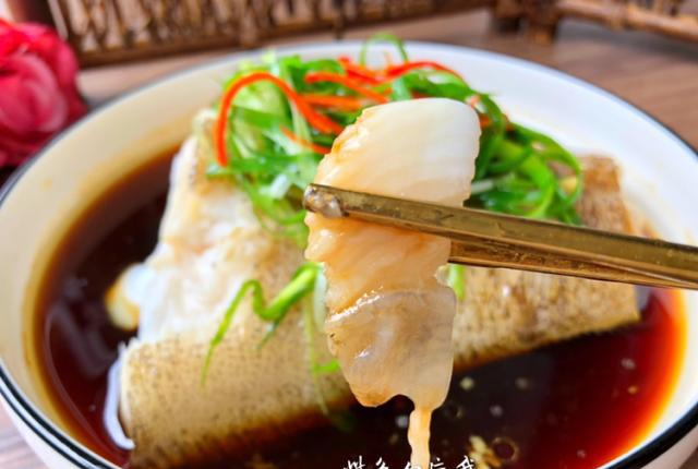 今天给大家分享一道非常美味的清蒸鸦片鱼,肉质鲜嫩又营养,做法超级