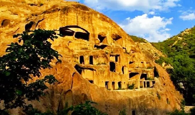 座落于北京延庆县,唐朝所建的古崖居风景区,值得您浏览,观光