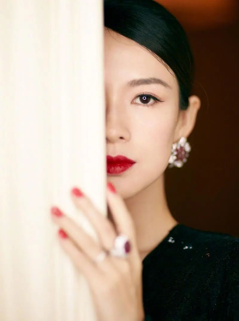 女孩打车到墓地司机察觉不对报警救回休闲区蓝鸢梦想 - Www.slyday.coM