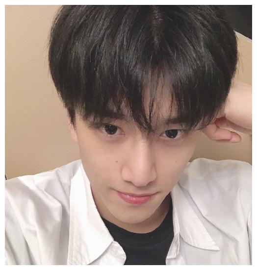 北京电影学院19级帅哥,在你心目中可以称得上校草吗?