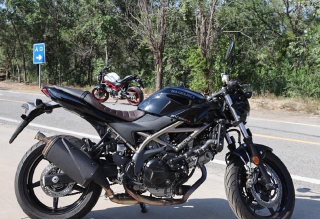 疯狂刷屏搞事情铃木sv650又来吊胃口难道又要上市