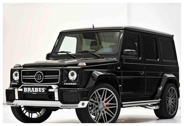 安徽一辆"b"字标奔驰,车身写了两行字,路人看完羡慕不已