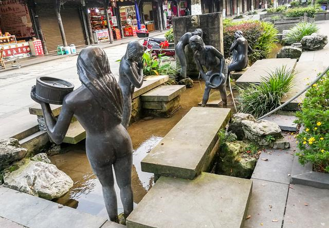 成都这个古镇实在可惜，本身拥有千年历史，却在地震后变成仿古街休闲区蓝鸢梦想 - Www.slyday.coM