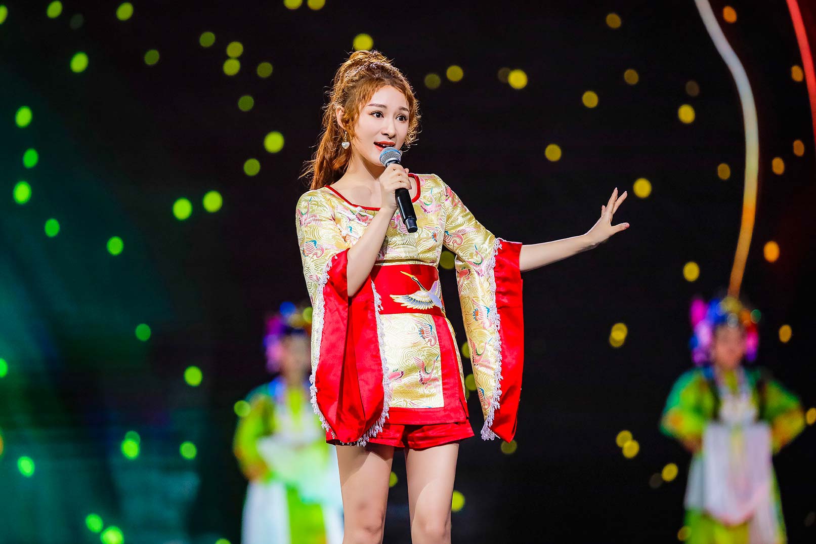 小唐人组合受邀演出央视七夕特别节目 一曲国风梦回大唐