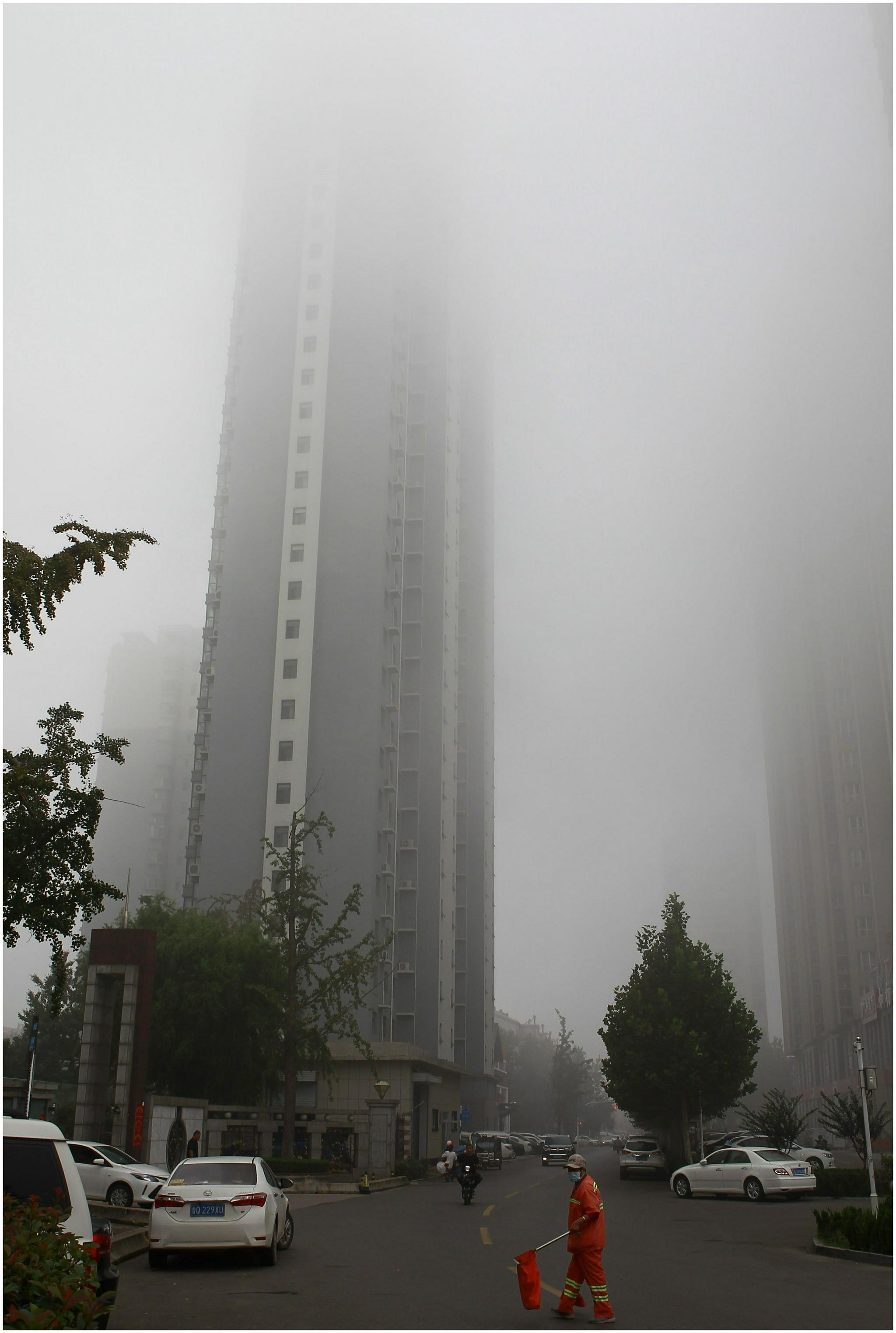 今日早晨,大雾弥漫临沂城