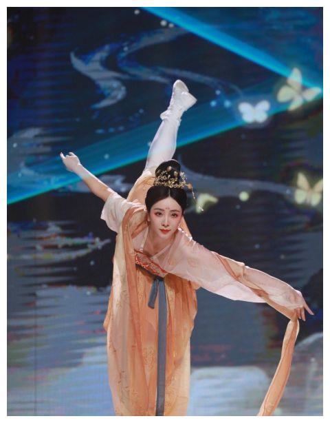 撒贝宁说初见李思思惊为天人 李思思:这评价很中肯|挑战主持人|李思思