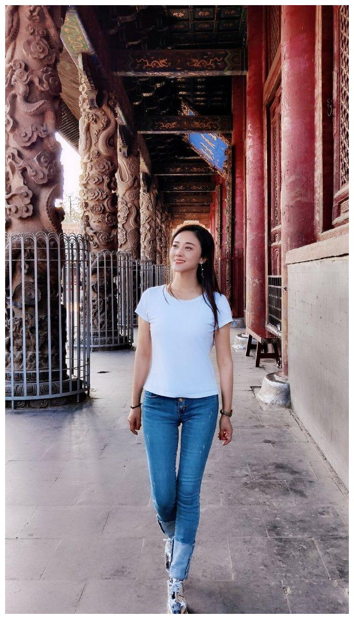 玖月奇迹的王小玮近况曝光!戒指不戴无名指,身旁也不见老公身影