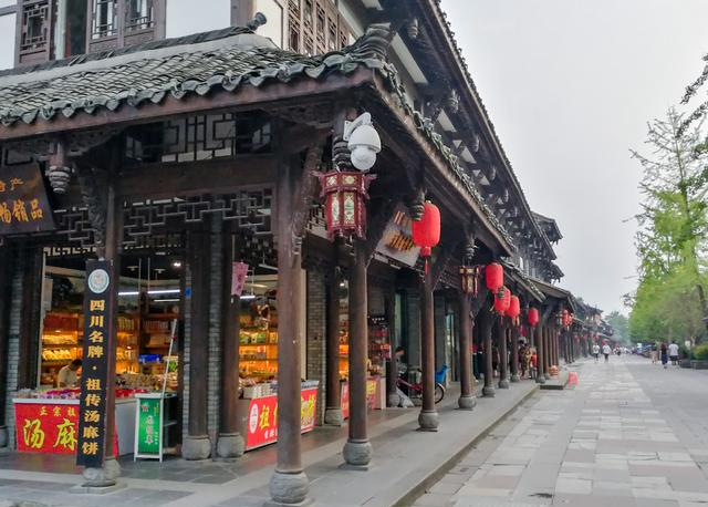 成都这个古镇实在可惜，本身拥有千年历史，却在地震后变成仿古街休闲区蓝鸢梦想 - Www.slyday.coM