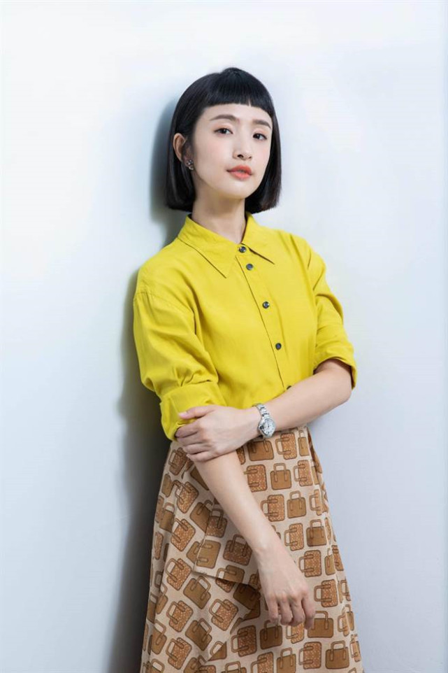 林依晨将头发剪成齐刘海减龄10岁都不止