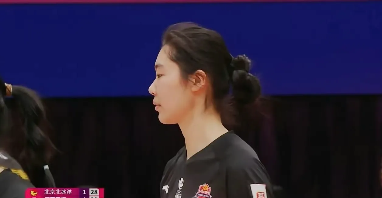 暴力背飞惊艳全场！毛唯嘉能成中国女排的艾达吗？江苏为何不用她