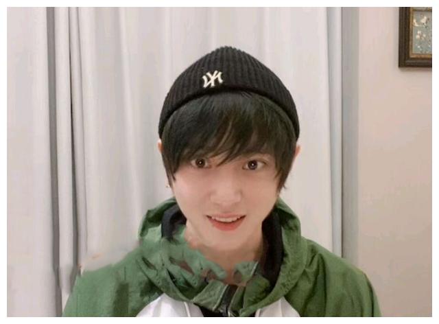 在肖战陷入舆论困境时,于斌还在直播中顶着压力为他发声,替他说话.