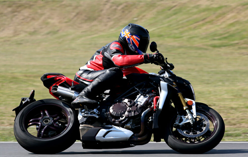 最高时速300 km/h的奥古斯塔brutale1000rr-新浪汽车