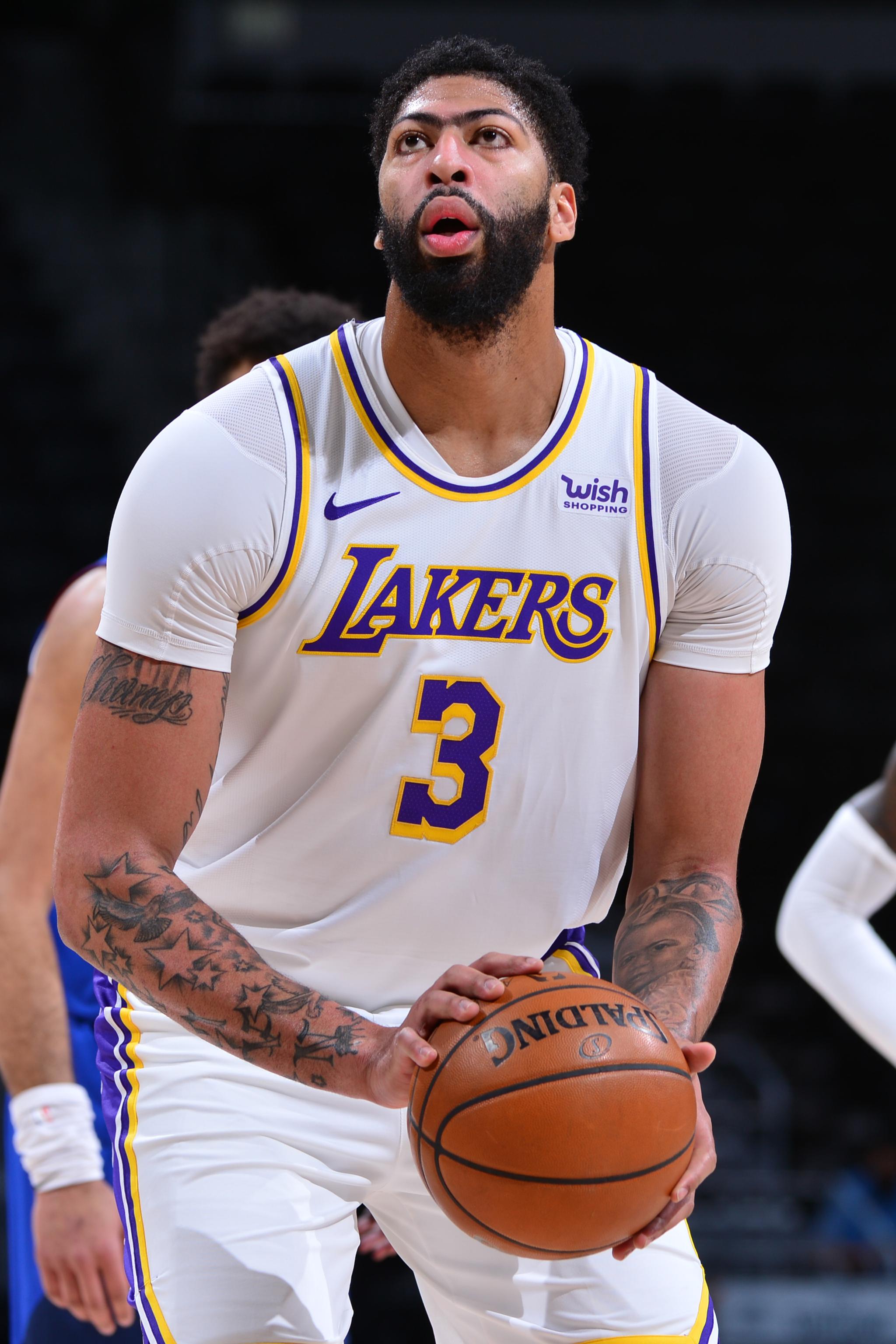 应该是四天前,浓眉哥本人首次对外披露了他跟腱的伤势,他提到自己大概