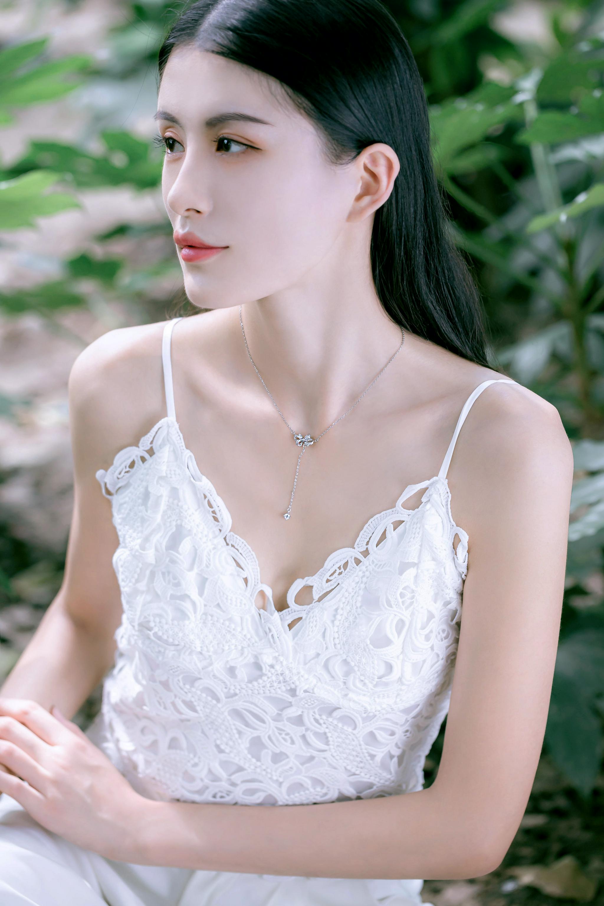 "奥黛丽赫本说是女人最性感的部位之一也被称为"美人骨"