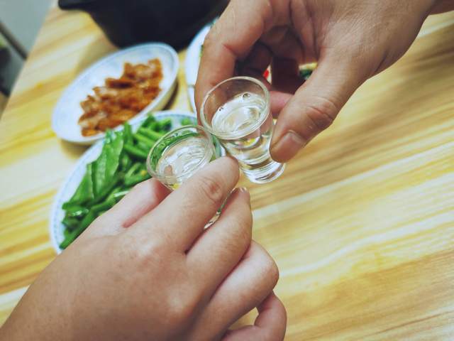 天气寒冷来杯烧酒谷小酒谷院烧酒开箱评尝效果如何呢