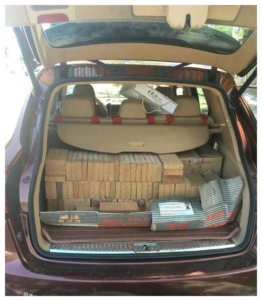 交警提醒:夏天私家车后备箱"4不放",最后一件可罚10万