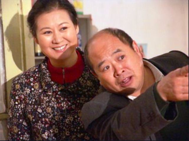 他意外受伤却因祸得福,与赵本山结缘走红,娶小20岁