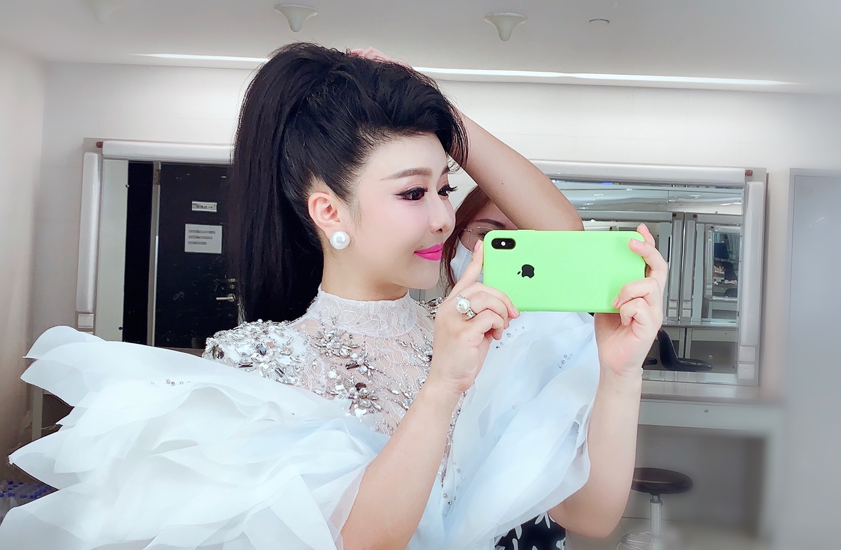 陈蓓蓓亮相央视《影视留声机》 献唱老歌致敬经典|影视