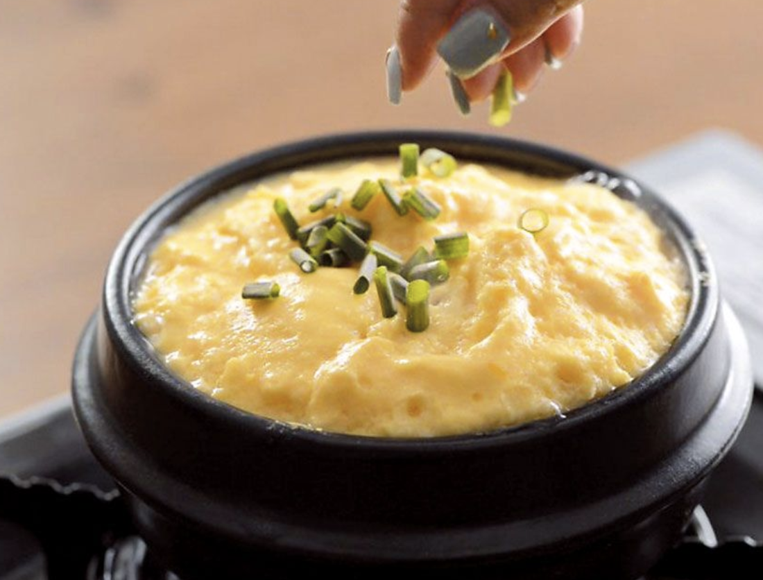 中午吃什么好?教你做石锅蒸蛋,口感柔嫩软绵绵,拌饭超好吃!